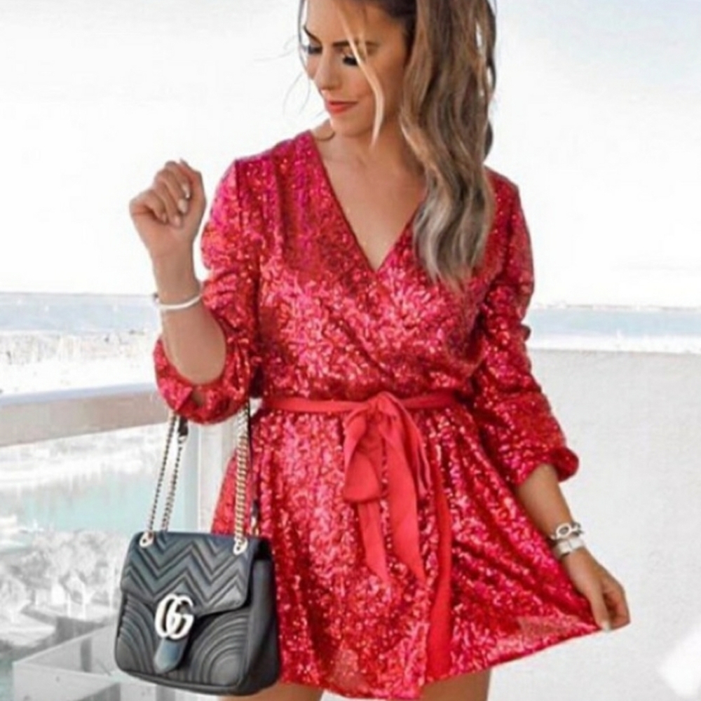 EUC EXPRESS Olivia Culpo magenta sequin dress